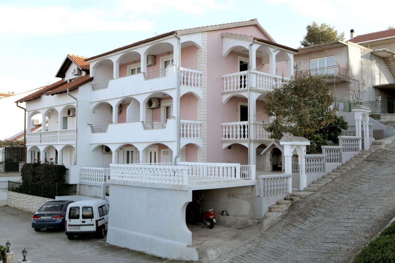 Apartments Maja - Sea View Trogir Extérieur photo